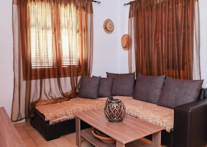 F & B Summer Collection- Skiathos -maistrali * Troulos