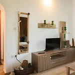 F & B Summer Collection- Skiathos -maistrali Apartment *